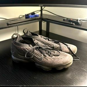 Black Nike vapor max men’s